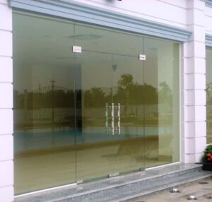 cua-kinh-cuong-luc-tphcm