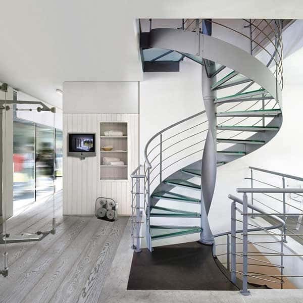 cầu thang kính cường lực tốt