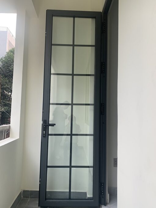 cửa nhôm 1 cánh nan trang trí