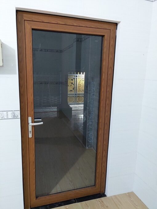 cửa nhôm xingfa vân gỗ 1 cánh