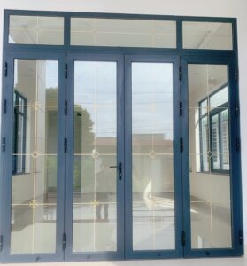 mau-cua-di-nhom-kinh-dep