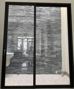 mau-cua-khung-nhom-kinh-dep