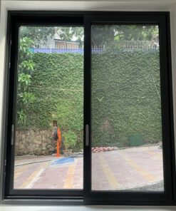 Cửa sổ lùa có lưới chống muỗi chống cắt inox 304